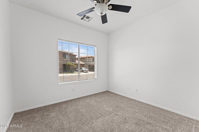 Building Photo - 5134 W Shaw Butte Dr