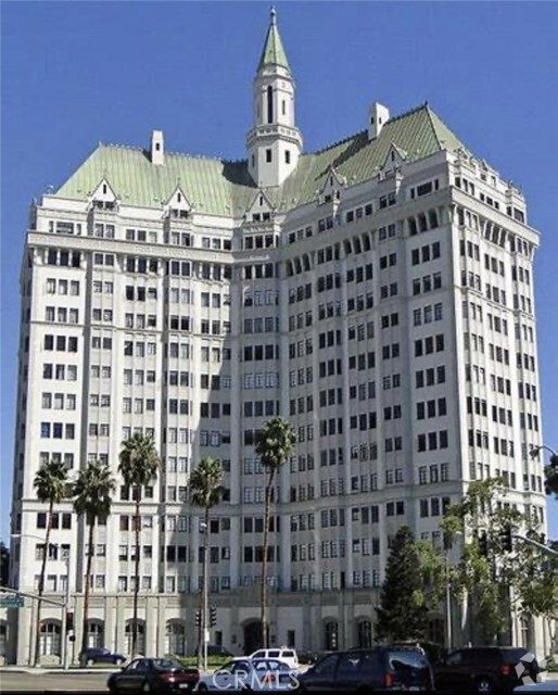 Building Photo - 800 E Ocean Blvd