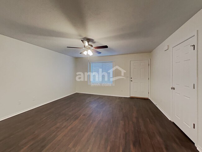 Building Photo - 4541 N Elsinore Ave