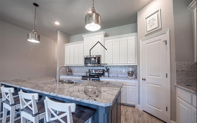 Building Photo - 1412 Town Creek Cir