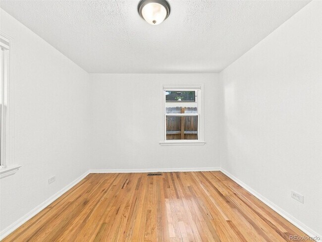 Building Photo - 1317 Zenobia St