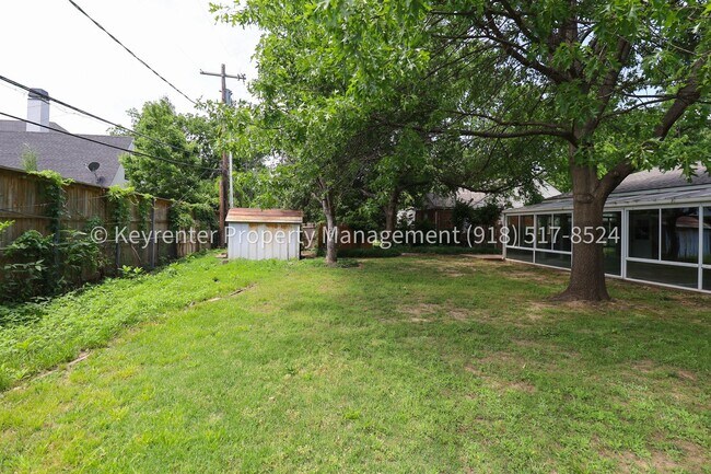 Building Photo - 1426 E 32nd Pl