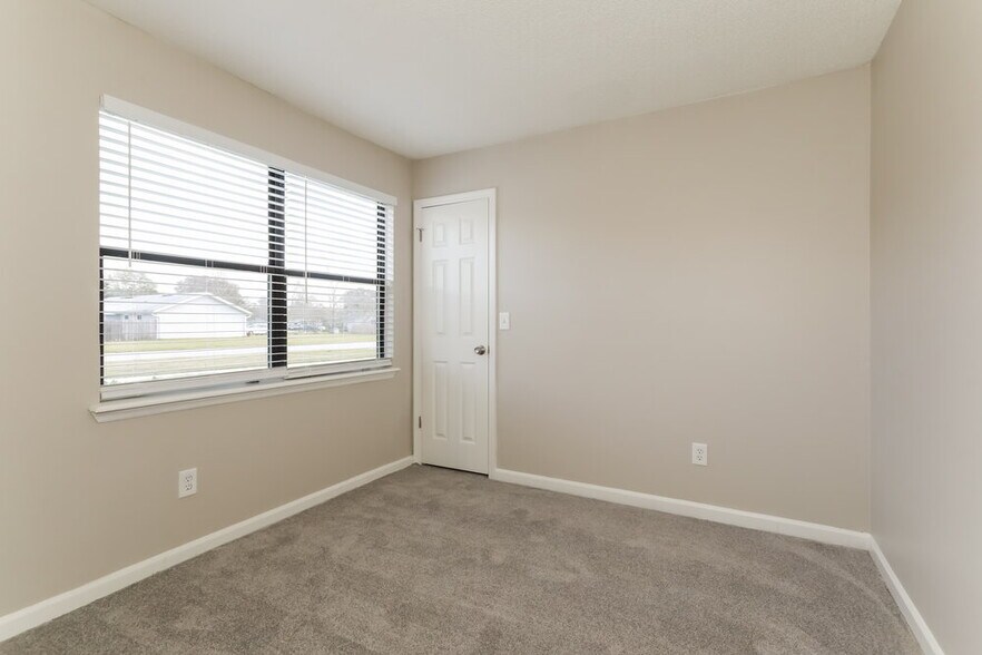 Building Photo - 1782 Farm Way