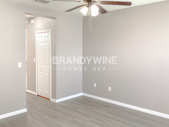 Building Photo - 9701 Carlsdale Dr