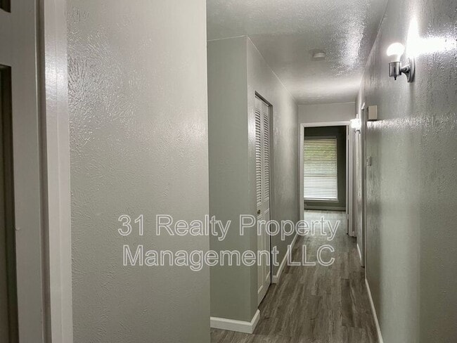 Building Photo - 13722 Flagstone Ln