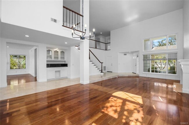 Building Photo - 25 Paradise Cove