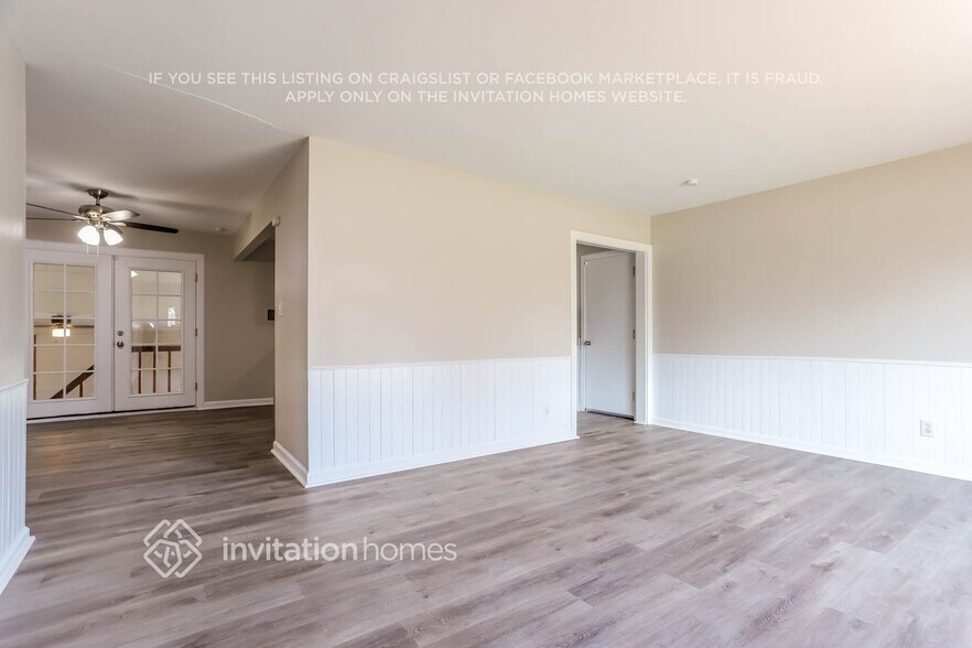 Building Photo - 2727 S Stuart St