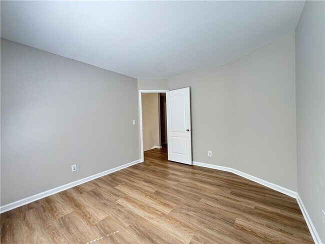 Building Photo - 7280 Devonhall Way