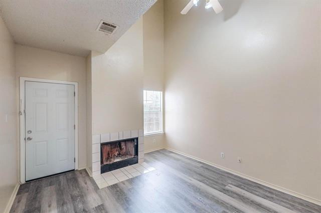 Building Photo - 919 Fairbanks Cir