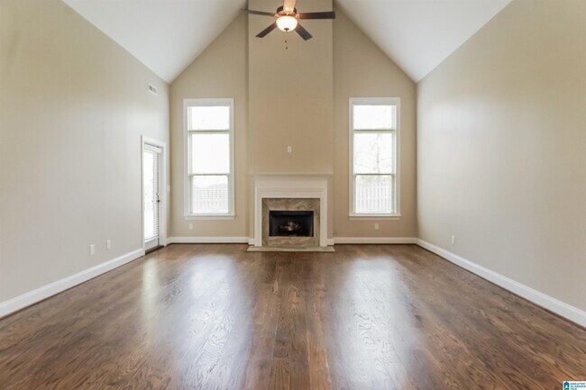 Building Photo - 1029 Edgewater Ln