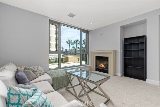 Building Photo - 5042 Scholarship