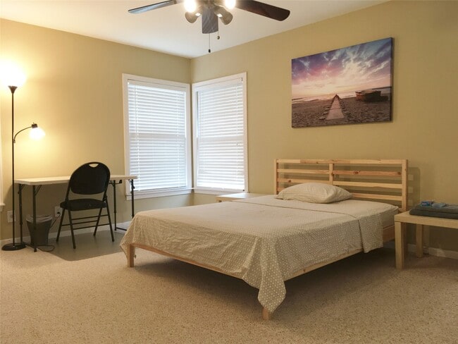 Building Photo - 2007 Sheridan St