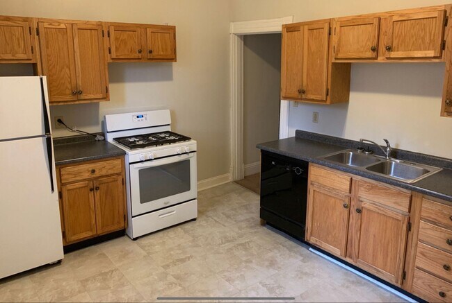 Building Photo - 376 Park Ave