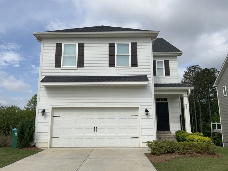 Primary Photo - 451 Summit View Ct