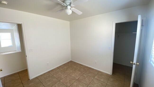 Building Photo - Cozy 3 bedroom home in Surprise!