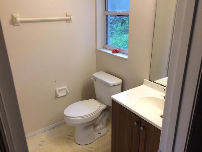 Building Photo - 696 Kilgore St