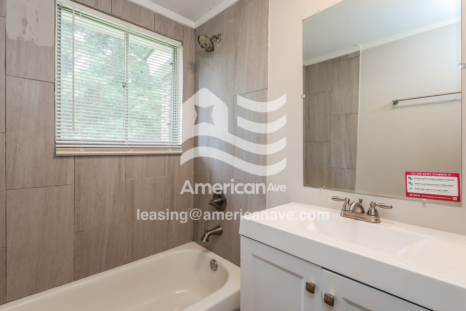 Building Photo - 2854 Revere St