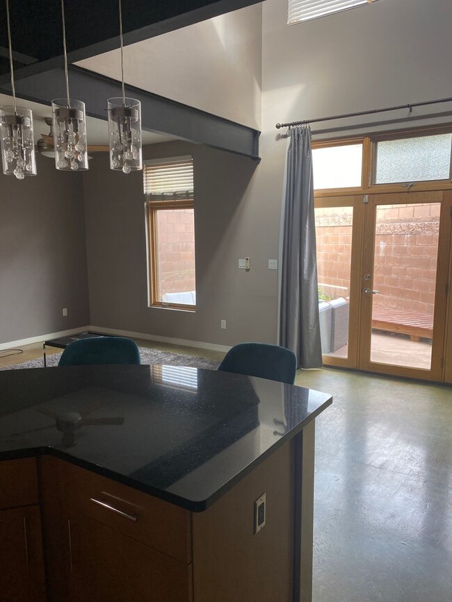 Building Photo - Contemporary 2 Bedroom, 2.5 Bath townhouse...