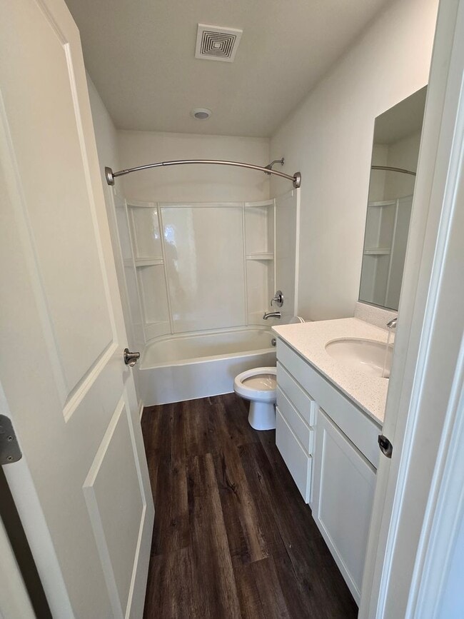 Building Photo - 1123 Hawk Hollow Dr