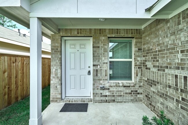 Building Photo - 3799 Solanum Dr