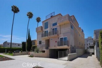 Building Photo - 2585 S Sepulveda Blvd