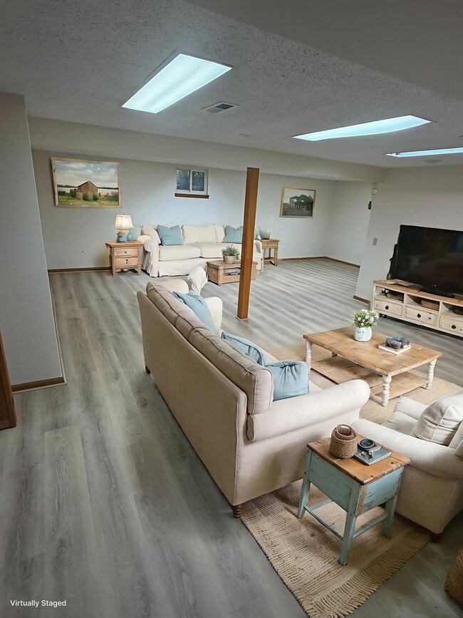 Building Photo - 5331 E Jewell Ave