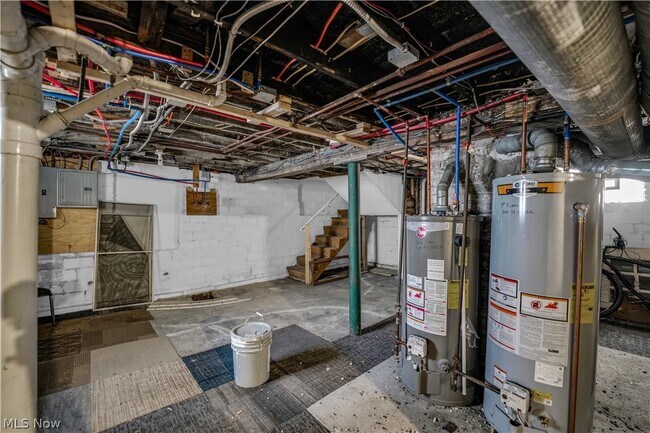 Building Photo - 1355 West Blvd