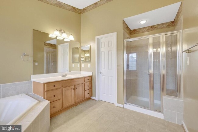 Building Photo - 2451 Silk Ct