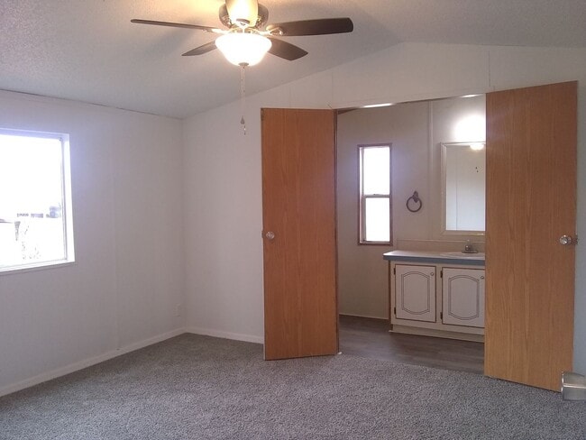 Building Photo - 2 Bed/2 bath home in Snowflake