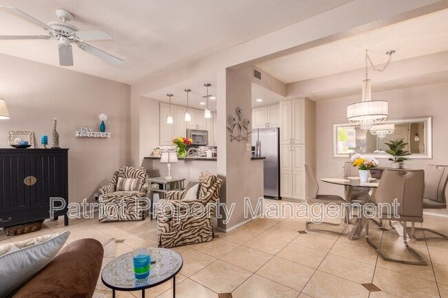 Building Photo - 9708-9708 E Vía Linda