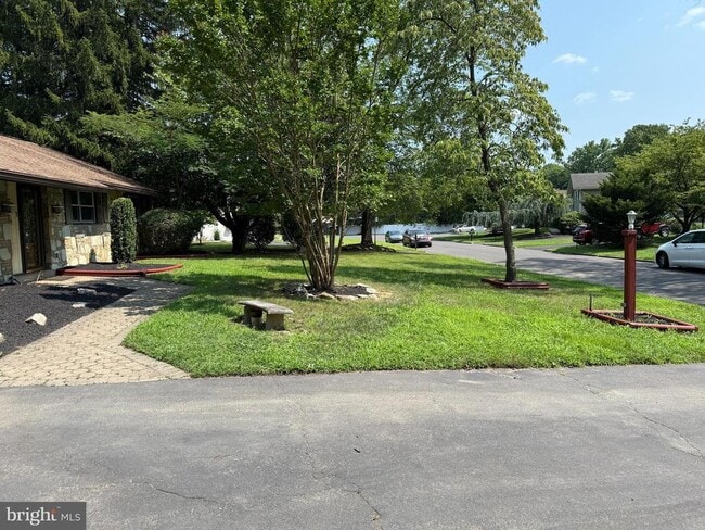 Building Photo - 123 Pearl Dr