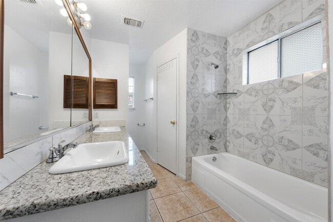 Building Photo - 10954 Pigeonwood Dr