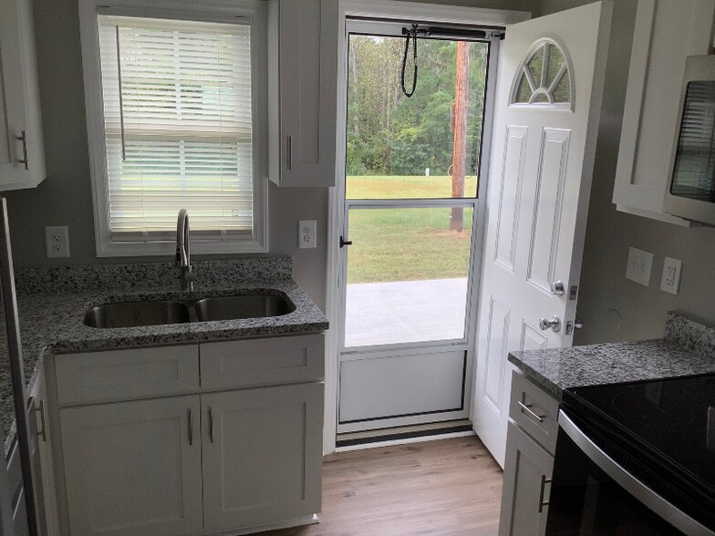 Building Photo - 800 Dodson Mill Rd