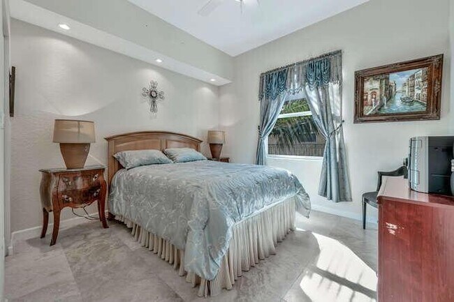 Building Photo - 1640 Presidential Way