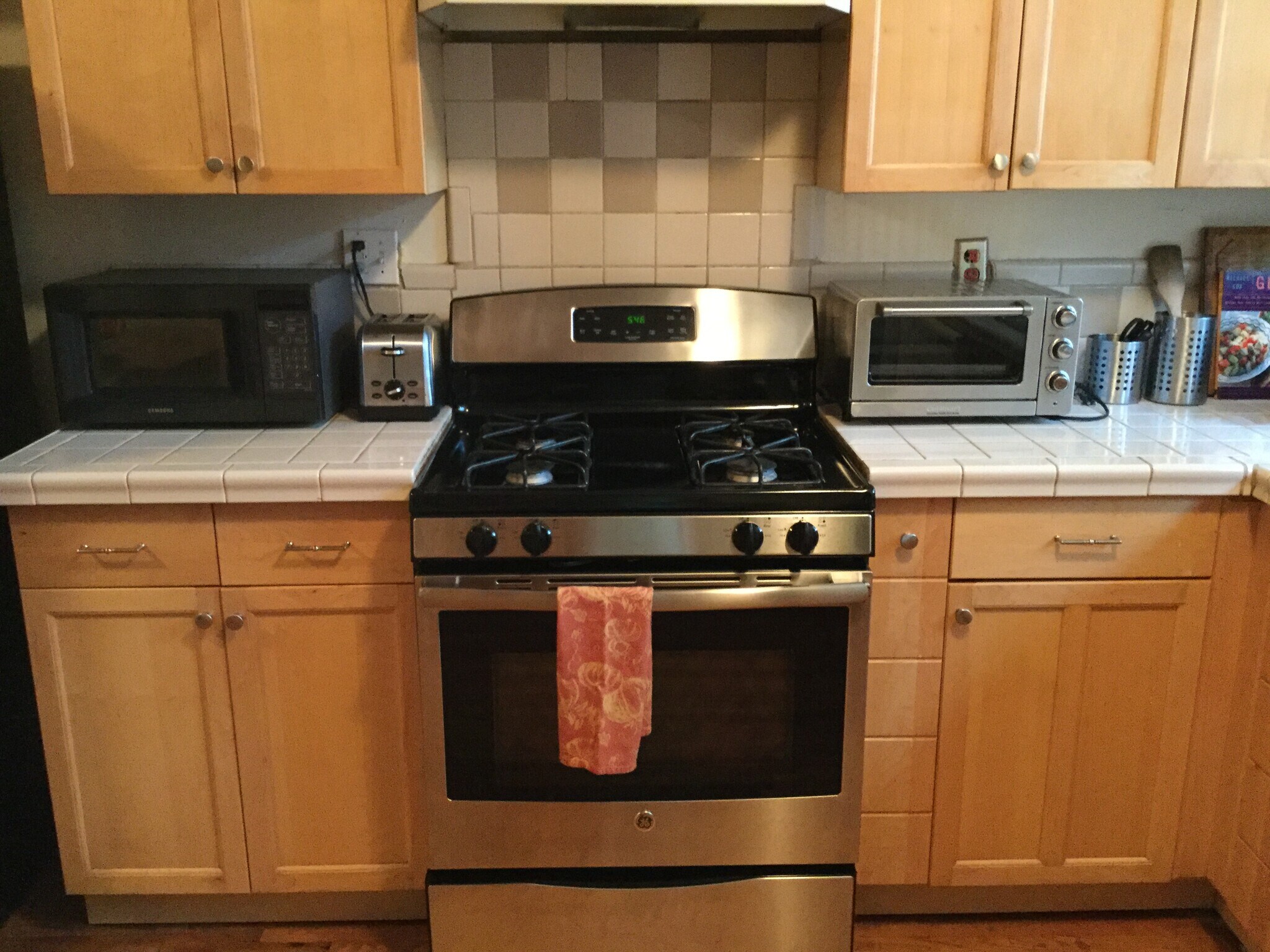 Gas stove and eat in kitchen - 2124 Chesterfield Ave
