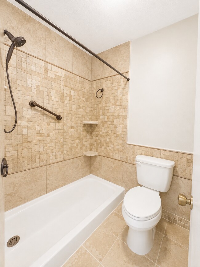 Building Photo - 1228 Bromley Dr