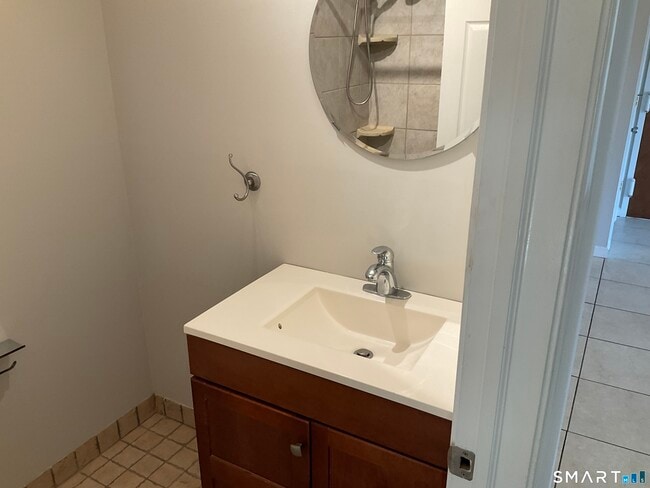 Building Photo - 157 Woodland Dr