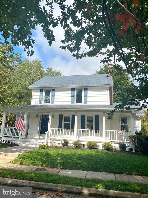 Building Photo - 432 E Luray Ave