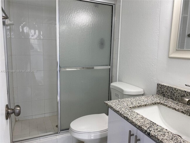 Building Photo - 9320 Fontainebleau Blvd