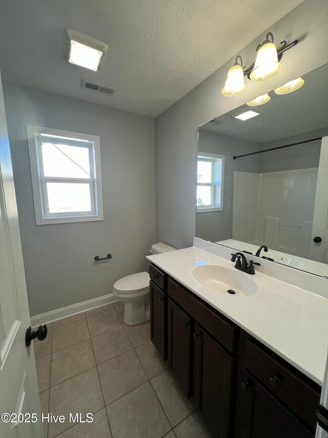 Building Photo - 127 Lightwater Dr