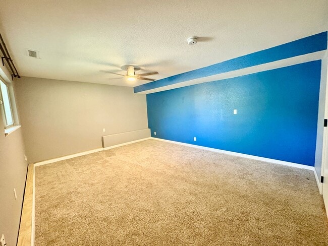 Building Photo - 1533 Ridgeview Ct