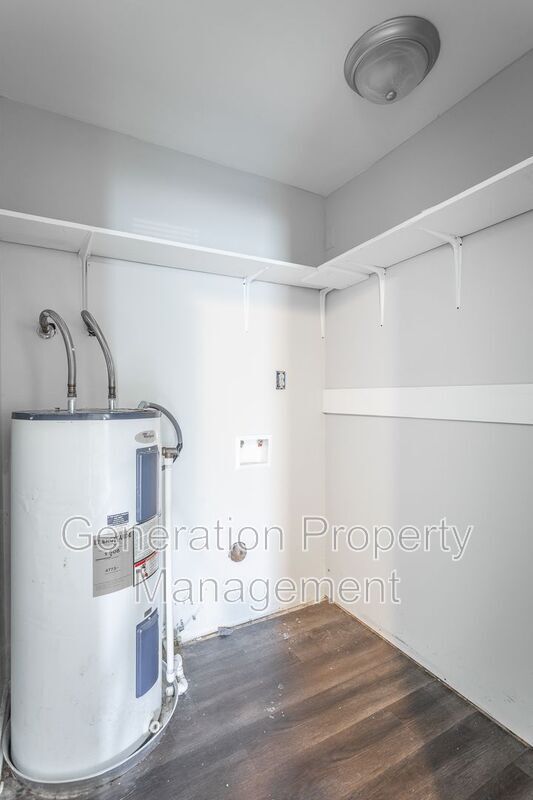 Building Photo - 44 St Victors Ln