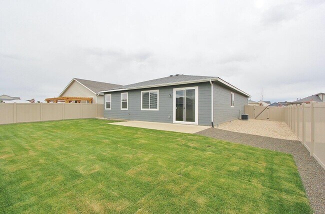 Building Photo - 11138 Overhang St