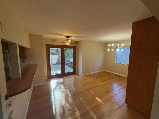 Building Photo - Cambrian 3 bedroom 2.5 Bath Home, Nice Court Location,