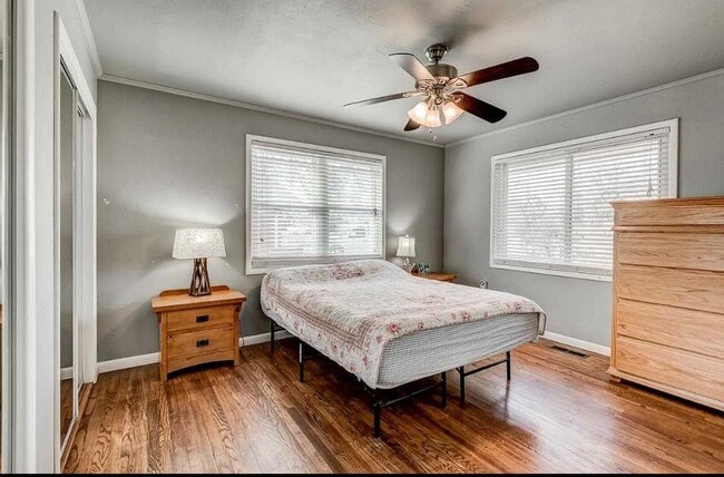 Building Photo - 1001 N Skyline St