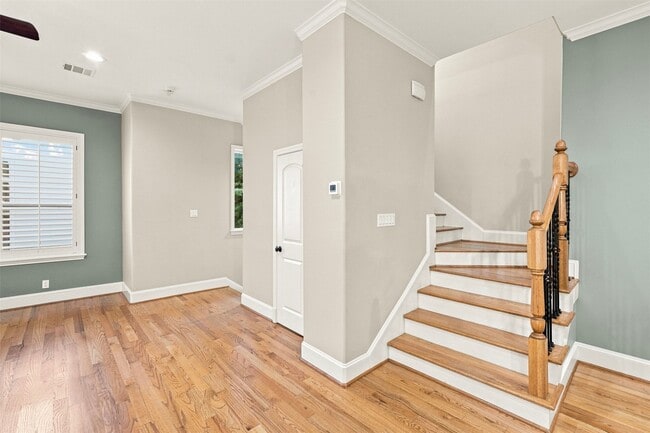 Building Photo - 1714 Ovid St