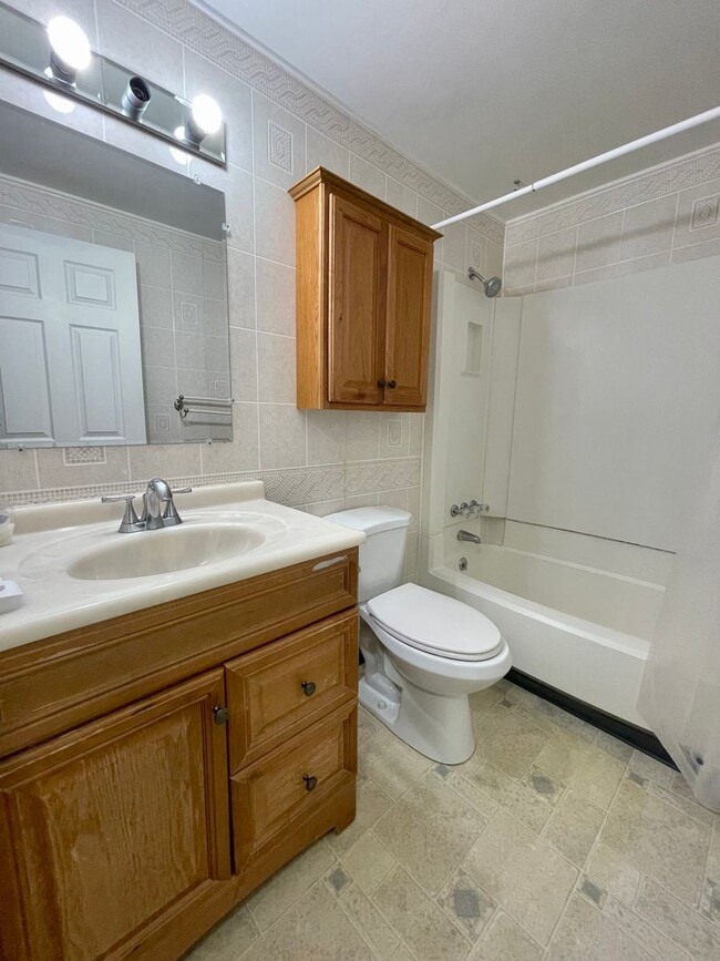 Building Photo - South Fayette - Spacious 3 Bedroom, 2.5 Bath Townhouse - Hunting Ridge Community