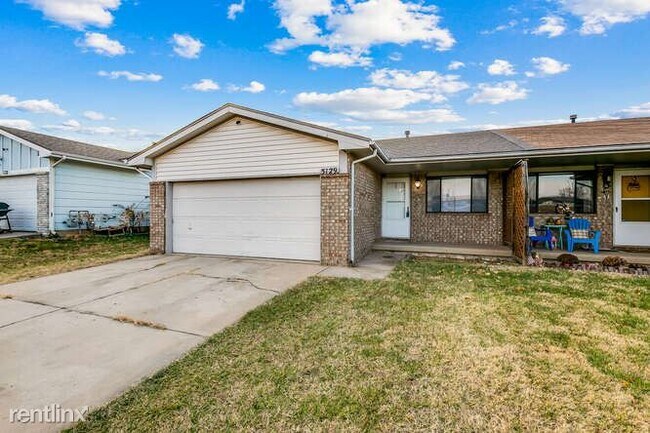 Building Photo - 3 br, 2 bath House - 9419 E Bluestem St