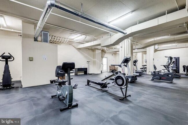 Building Photo - 3709 S George Mason Dr