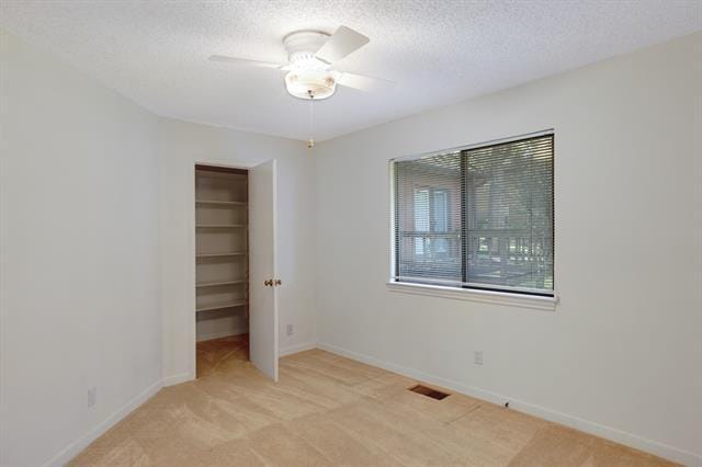 Building Photo - 11090 Lakeside Dr